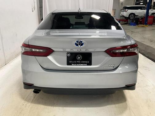 2022 Toyota Camry Hybrid XLE
