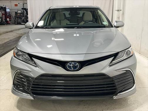 2022 Toyota Camry Hybrid XLE