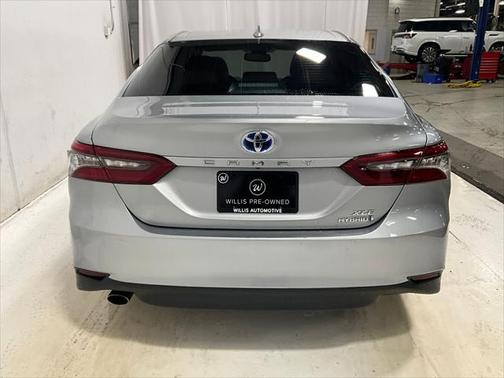2022 Toyota Camry Hybrid XLE