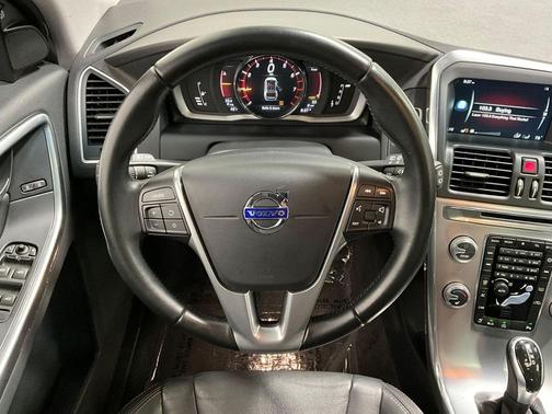 2017 Volvo XC60 T5 Dynamic