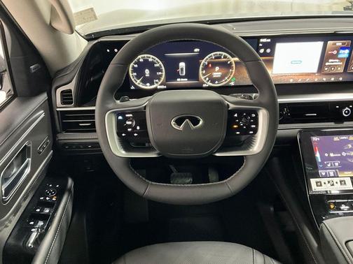 Dynamic Metal 2026 INFINITI QX80 Luxe