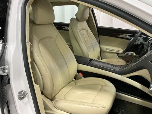 2014 Lincoln MKZ Base