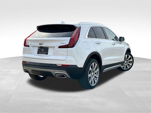2022 Cadillac XT4 Premium Luxury