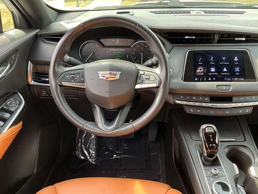 2022 Cadillac XT4 Premium Luxury