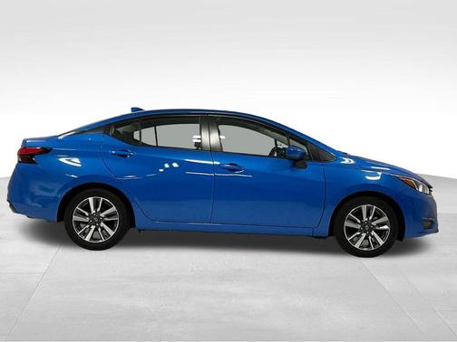 Electric Blue Metallic 2023 Nissan Versa 1.6 SV