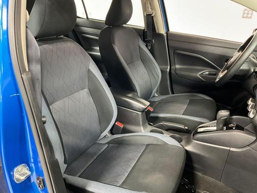 Electric Blue Metallic 2023 Nissan Versa 1.6 SV