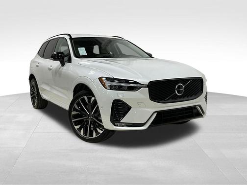 Crystal White Metallic 2026 Volvo XC60 B5 Ultra