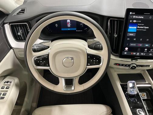 Crystal White Metallic 2026 Volvo XC60 B5 Ultra