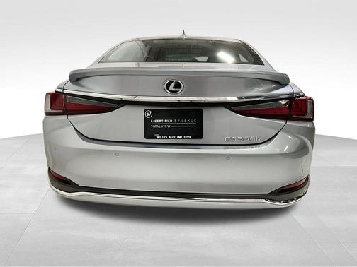 2025 Lexus ES 300h Ultra Luxury