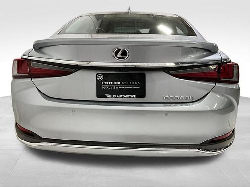 2025 Lexus ES 300h Ultra Luxury