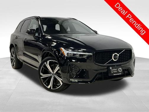 2022 Volvo XC60 B6 R-Design