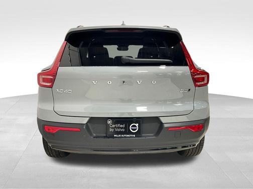 Vapor Grey Metallic 2024 Volvo XC40 B5 Plus Dark Theme