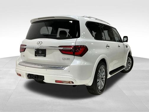 2021 INFINITI QX80 Luxe