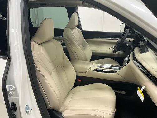 2025 INFINITI QX60 SENSORY
