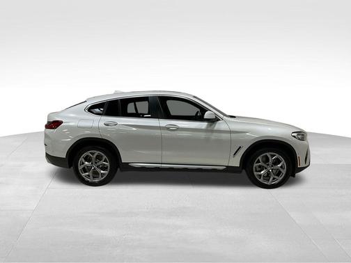 Mineral White Metallic 2023 BMW X4 xDrive30i