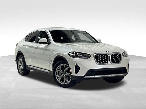 Mineral White Metallic 2023 BMW X4 xDrive30i