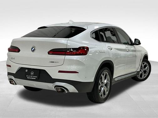 Mineral White Metallic 2023 BMW X4 xDrive30i