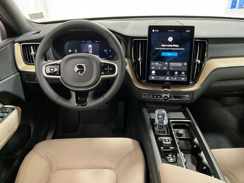 2026 Volvo XC60 B5 Plus