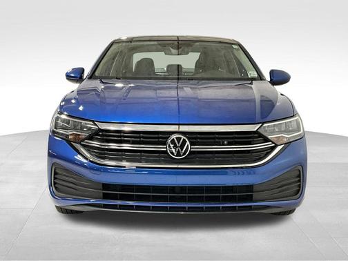 Deep Black Pearl 2024 Volkswagen Jetta 1.5T SE