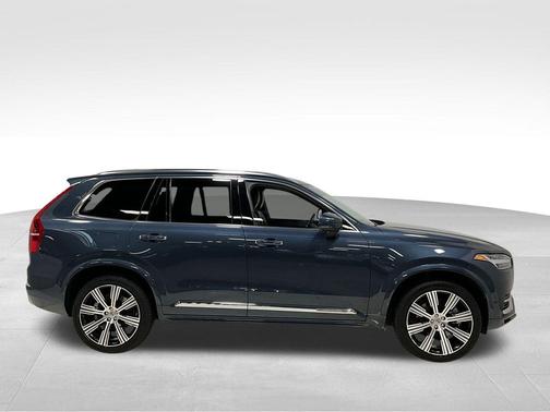 2022 Volvo XC90 Recharge Plug-In Hybrid T8 Inscription 7 Passenger