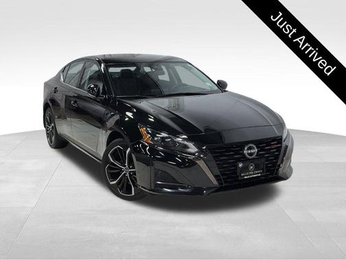Super Black 2023 Nissan Altima SR Intelligent AWD