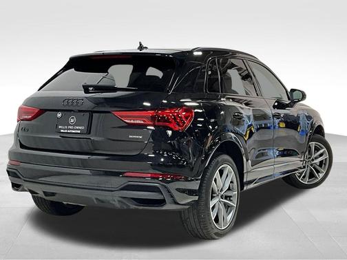 Mythos Black Metallic 2023 Audi Q3 45 S line Premium Plus
