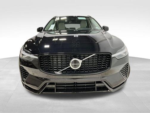 2025 Volvo XC60 Plug-In Hybrid T8 Plus