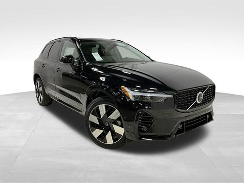 2025 Volvo XC60 Plug-In Hybrid T8 Plus