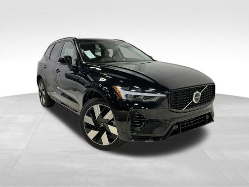2025 Volvo XC60 Plug-In Hybrid T8 Plus