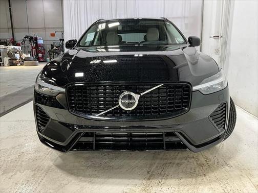 2025 Volvo XC60 Plug-In Hybrid T8 Plus