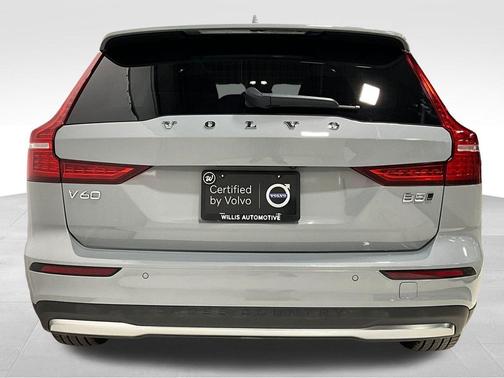 2025 Volvo V60 Cross Country Plus, B5 AWD Gas (mild hybrid)