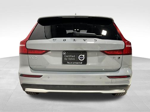 2025 Volvo V60 Cross Country Plus, B5 AWD Gas (mild hybrid)