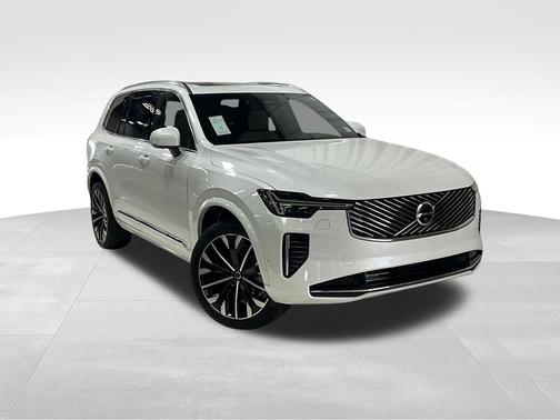 2025 Volvo XC90 B6 Plus 7-Seater