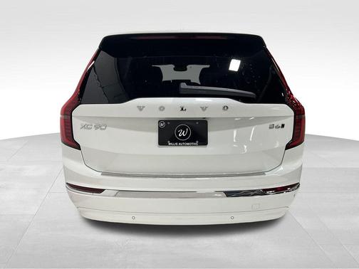 2025 Volvo XC90 B6 Plus 7-Seater