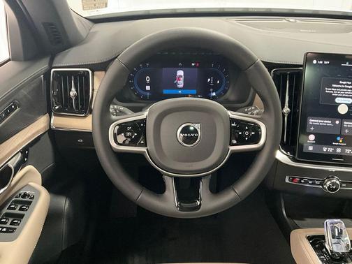 2025 Volvo XC90 B6 Plus 7-Seater