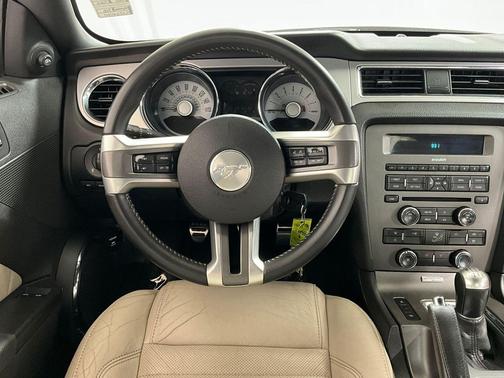 2012 Ford Mustang V6 Premium