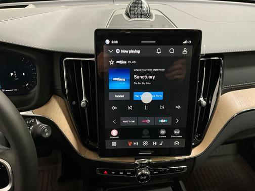 2026 Volvo XC60 B5 Ultra