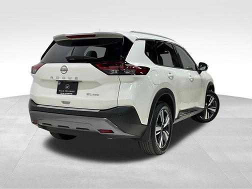 Pearl White Tricoat 2023 Nissan Rogue SL