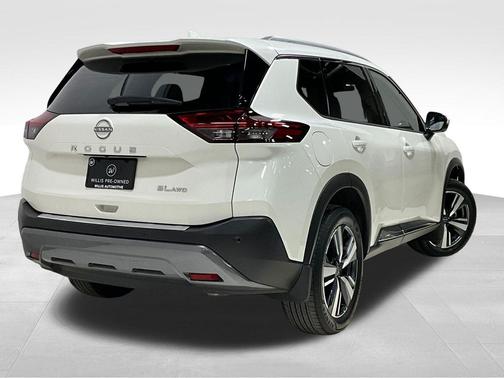 Pearl White Tricoat 2023 Nissan Rogue SL