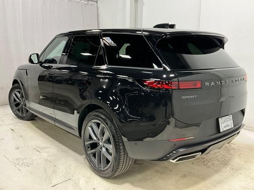 2025 Land Rover Range Rover Sport SE