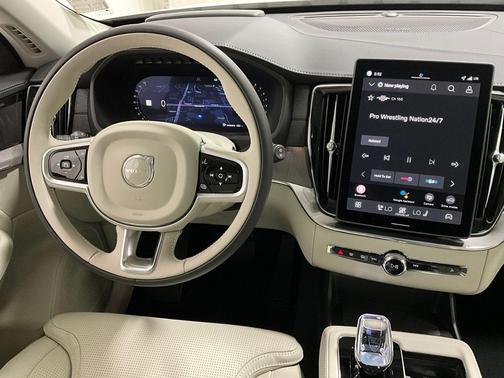 2026 Volvo XC90 B6 Ultra 7-Seater