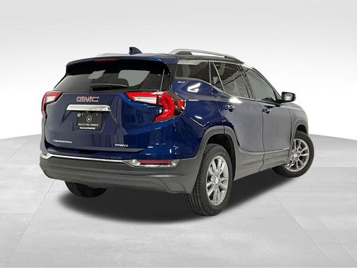 Marine Metallic 2022 GMC Terrain SLT