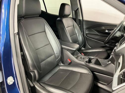 Marine Metallic 2022 GMC Terrain SLT