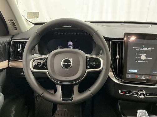 2026 Volvo XC90 Plus, B6 AWD Gas (mild hybrid), Gasoline, Bright, 7 Seats