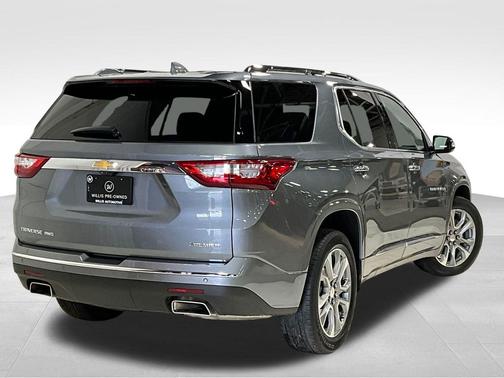 Satin Steel Metallic 2021 Chevrolet Traverse Premier
