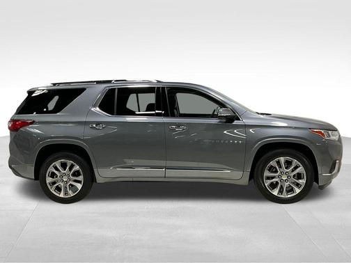 Satin Steel Metallic 2021 Chevrolet Traverse Premier