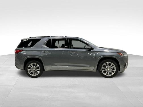 Satin Steel Metallic 2021 Chevrolet Traverse Premier