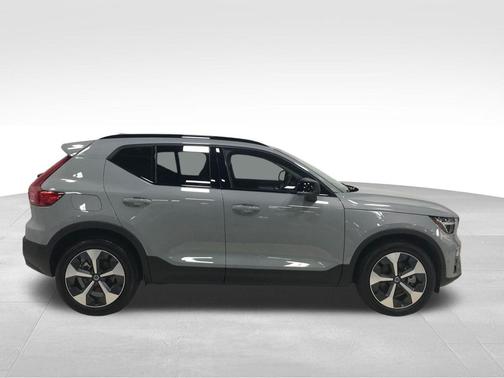 Vapour Grey Metallic 2026 Volvo XC40 Plus, B5 AWD Gas (mild hybrid), Dark