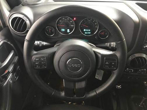 Bright White Clearcoat 2017 Jeep Wrangler Unlimited Sport