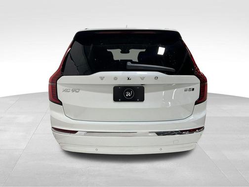 Crystal White Pearl 2026 Volvo XC90 Plus, B5 AWD Gas (mild hybrid), Gasoline, Bright, 7 Seats